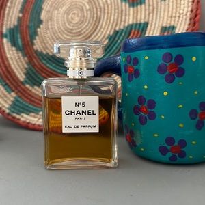 Chanel no. 5 perfume